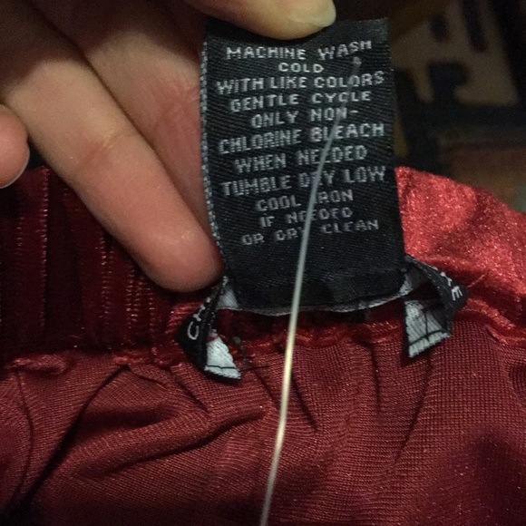 NWT Chelsea & Theodore Cold Shoulder Velour Top - Picture 9 of 10